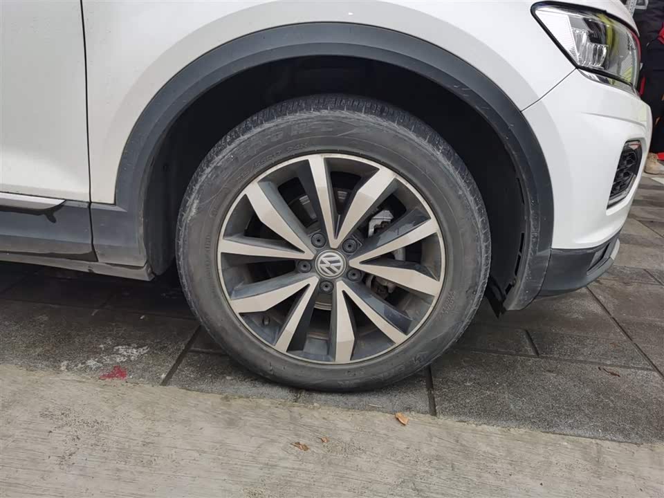 Volkswagen T-ROC exploring Songs