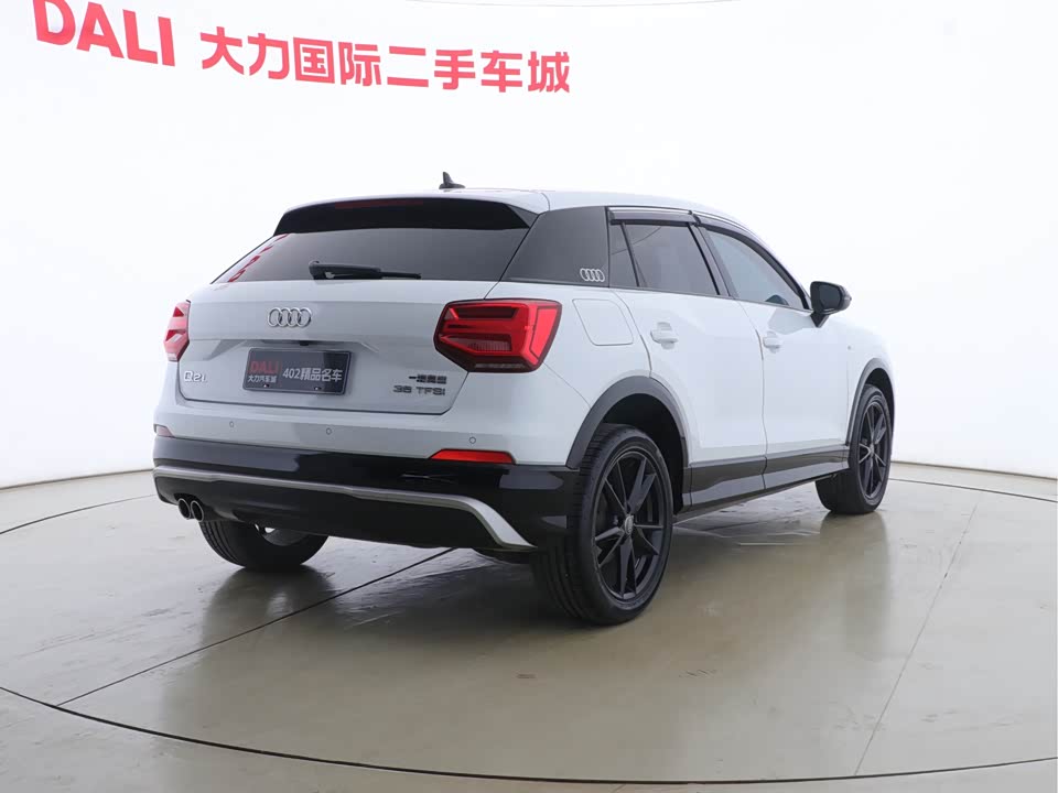 Audi Q2L
