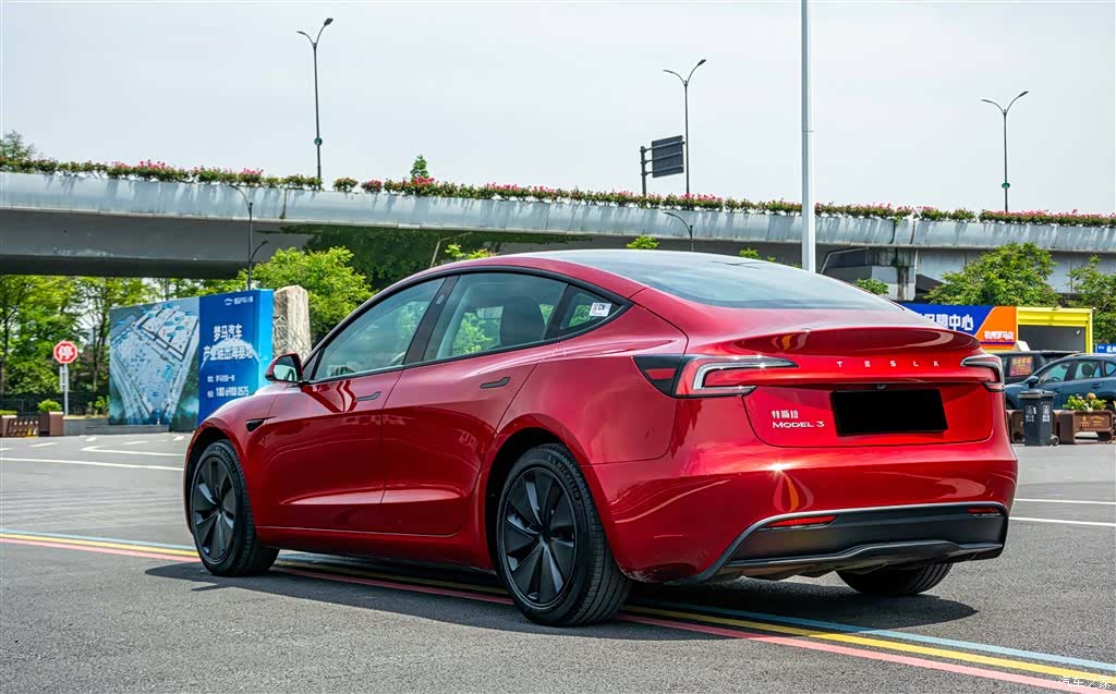 Tesla Model 3, 2024 6