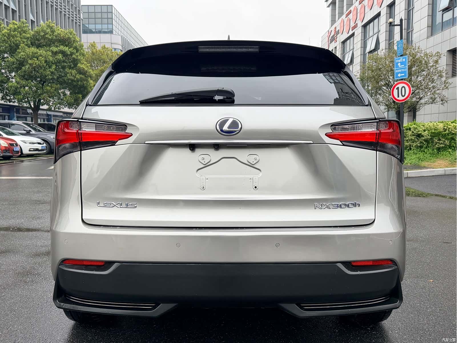 Lexus NX, 2017 19
