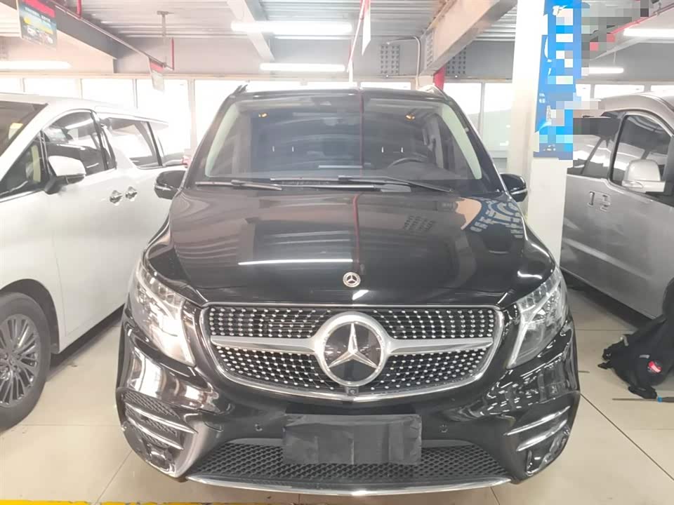 Mercedes-Benz V-class