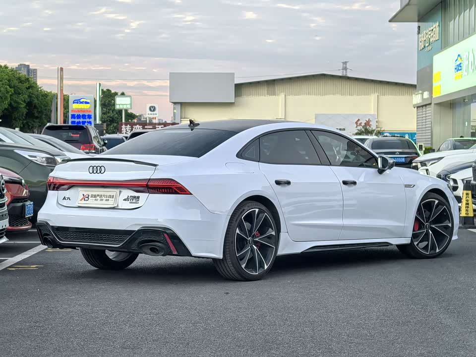 Audi A7L