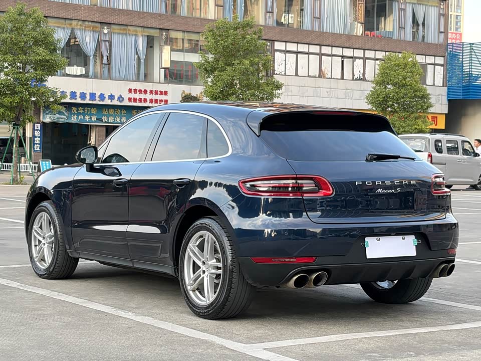 Porsche Macan