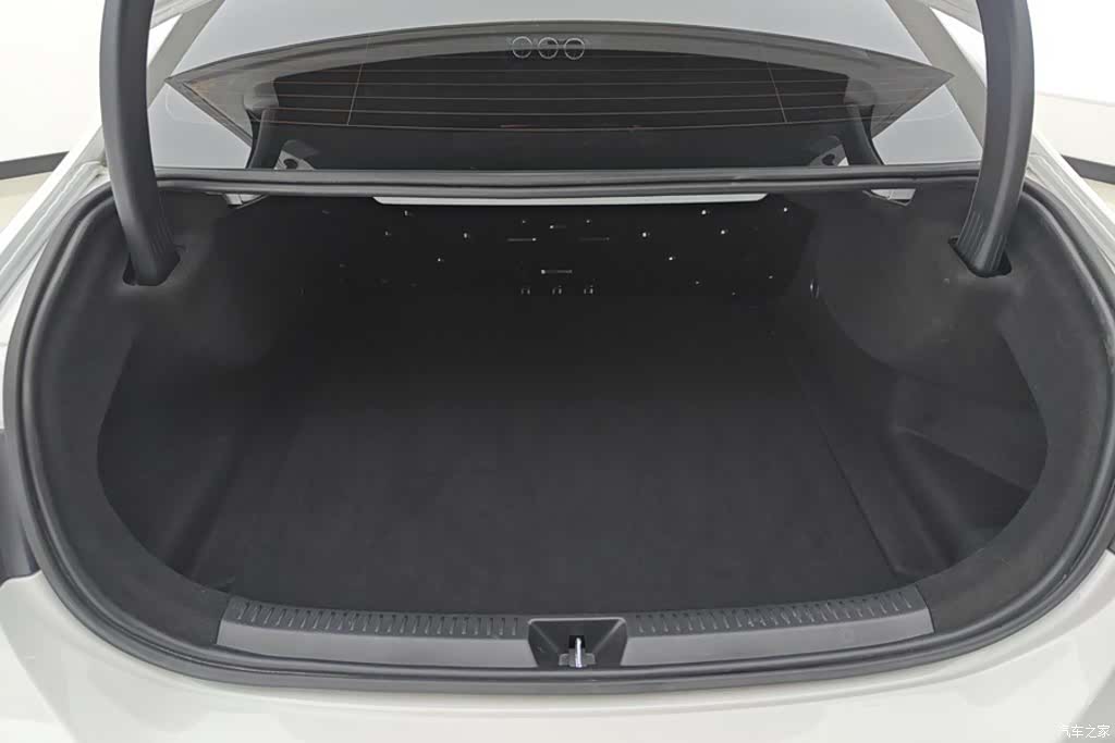 Mercedes-Benz A-Class, 2023 4