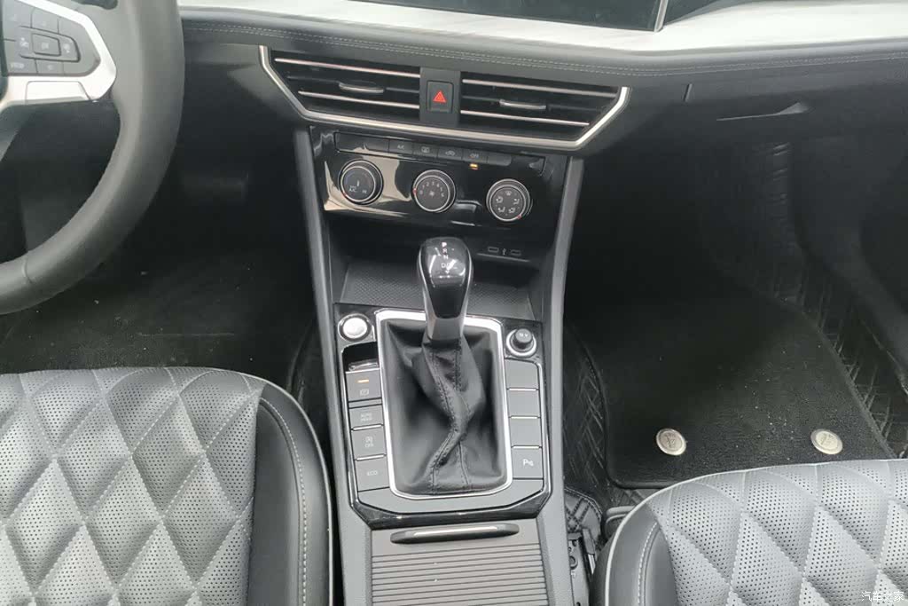 Volkswagen Sagitar, 2024 16