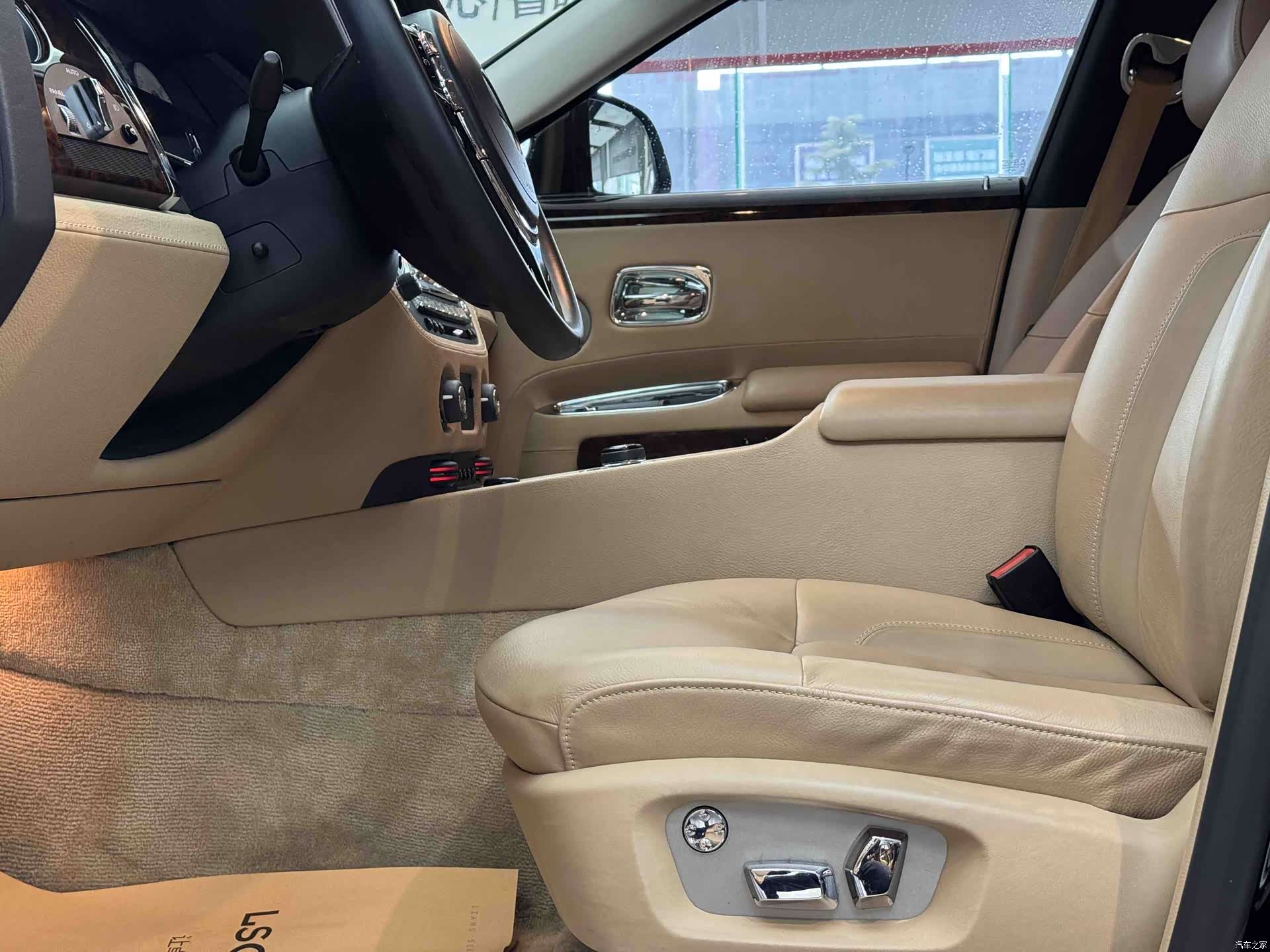 Rolls-Royce Ghost, 2013 16