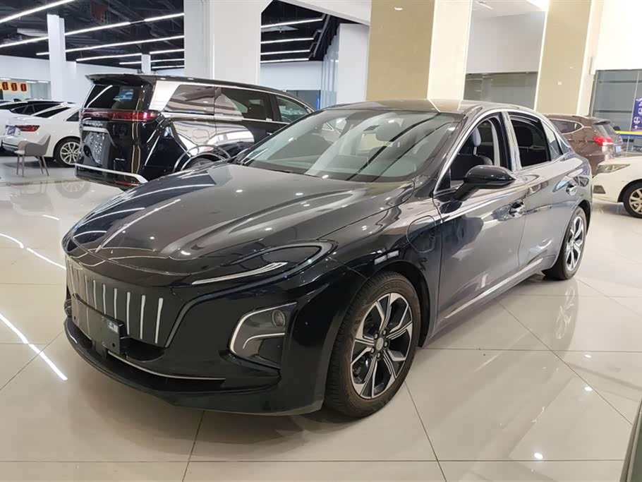 Hongqi E-QM5