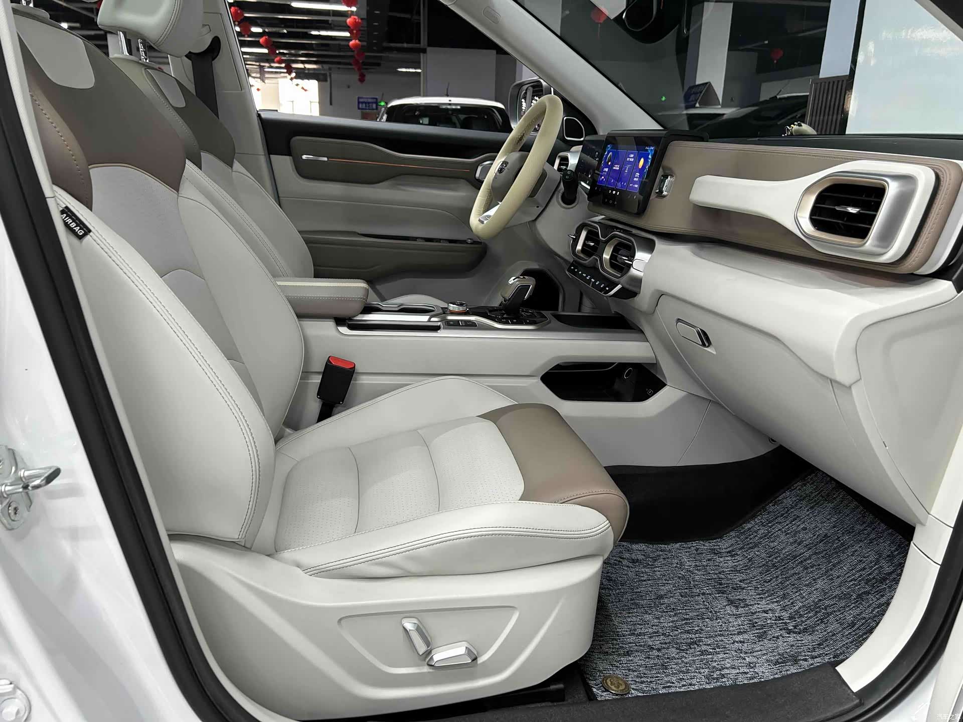 Geely Icon, 2022 13