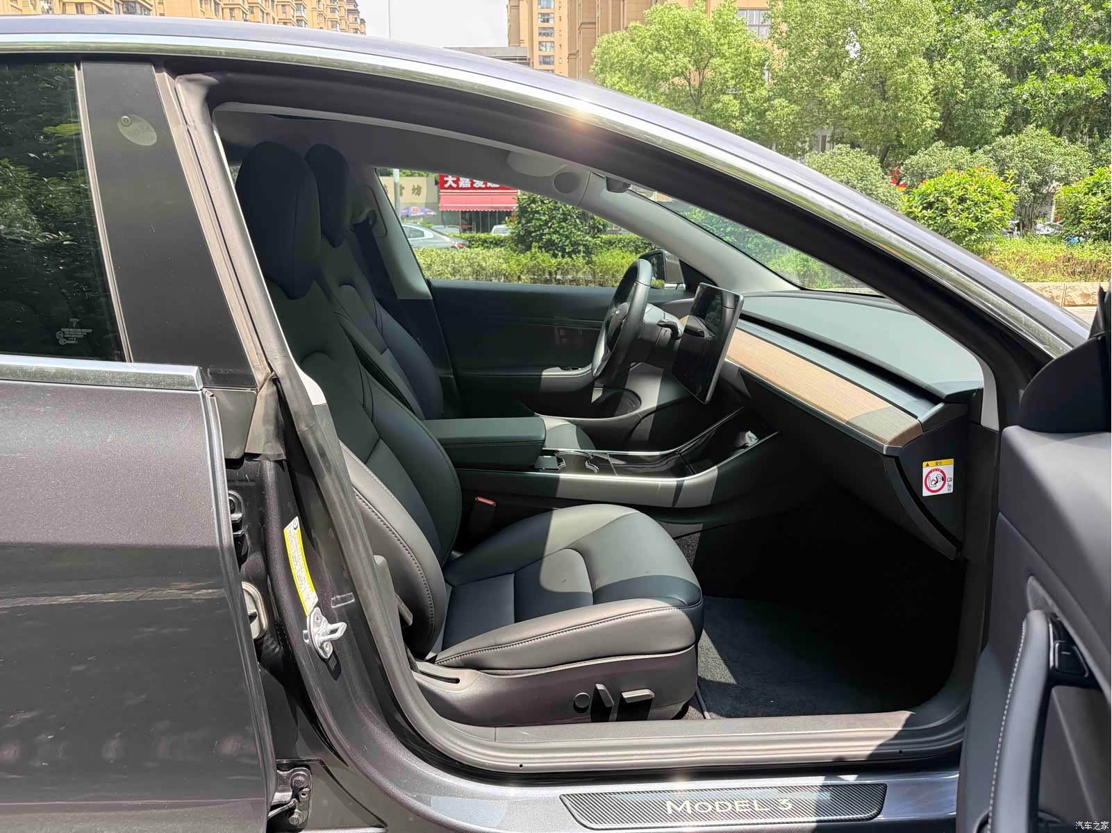 Tesla Model 3, 2019 11