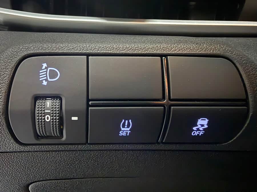 Hyundai Elantra 2023, фото 18