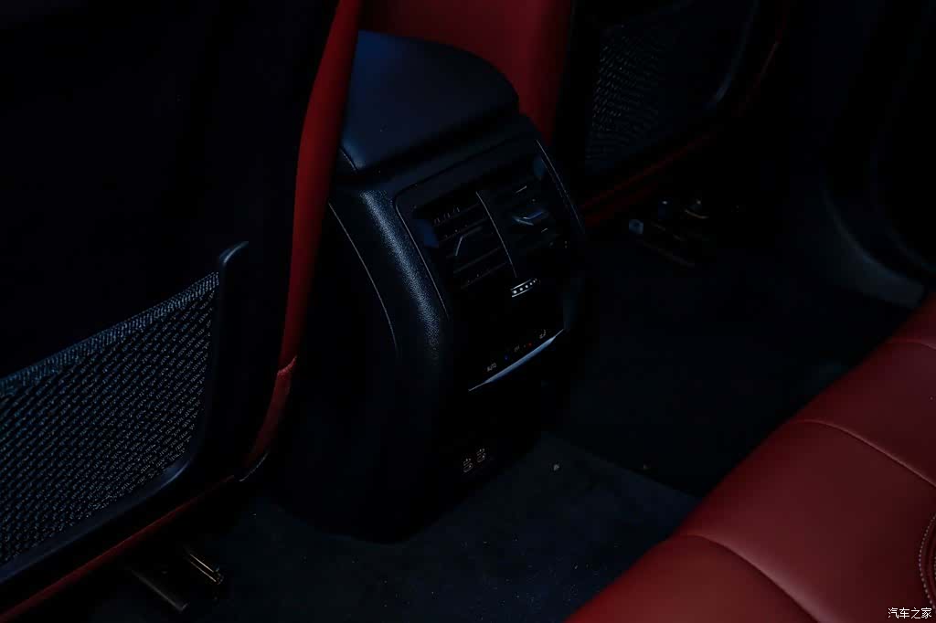 BMW X4, 2023 11