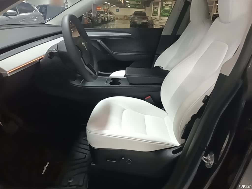 Tesla Model Y, 2024 15