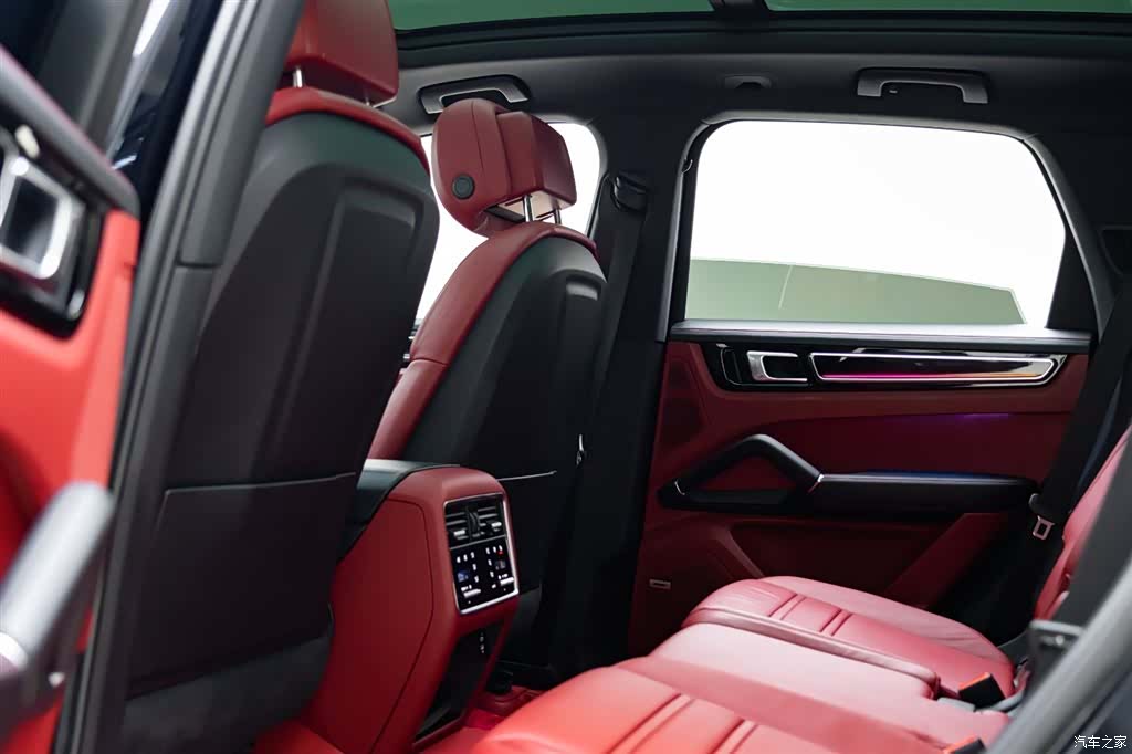 Porsche Cayenne, 2021 10