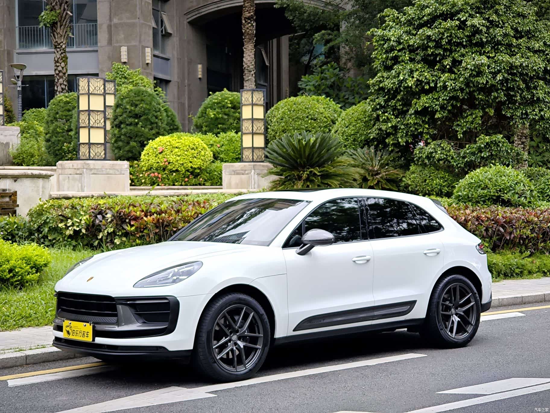 Porsche Macan, 2023 1