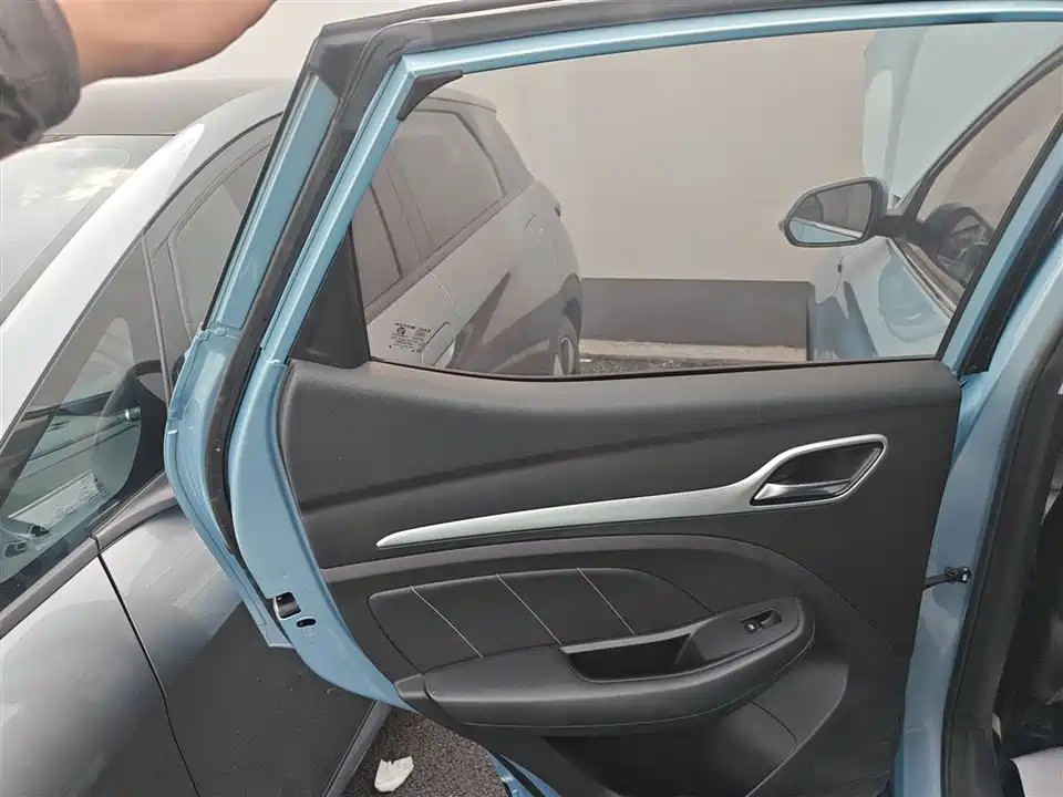 MG EZS pure electric