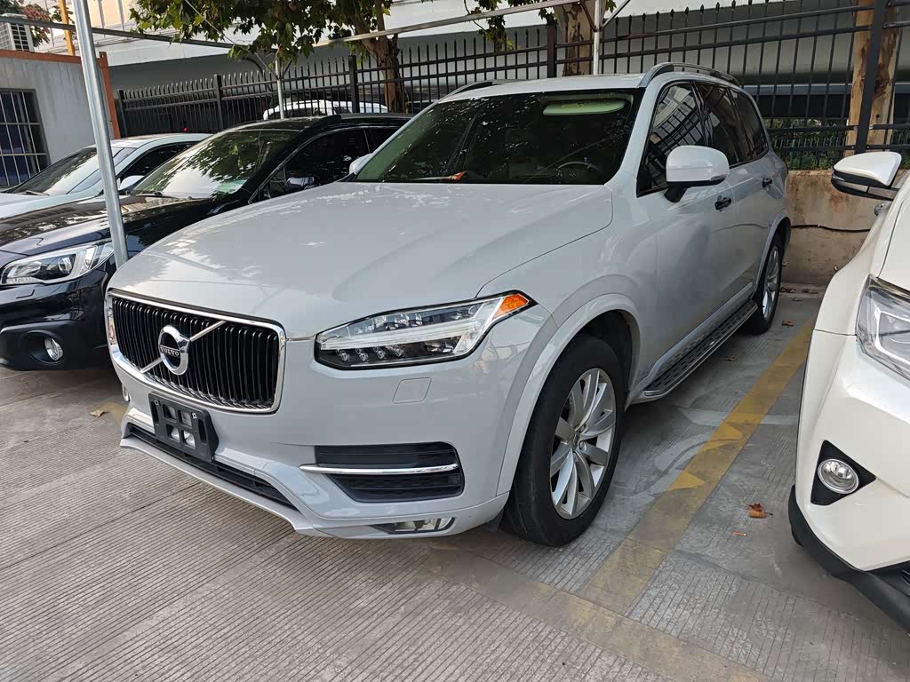 Volvo XC90 2015 T6 7 мест