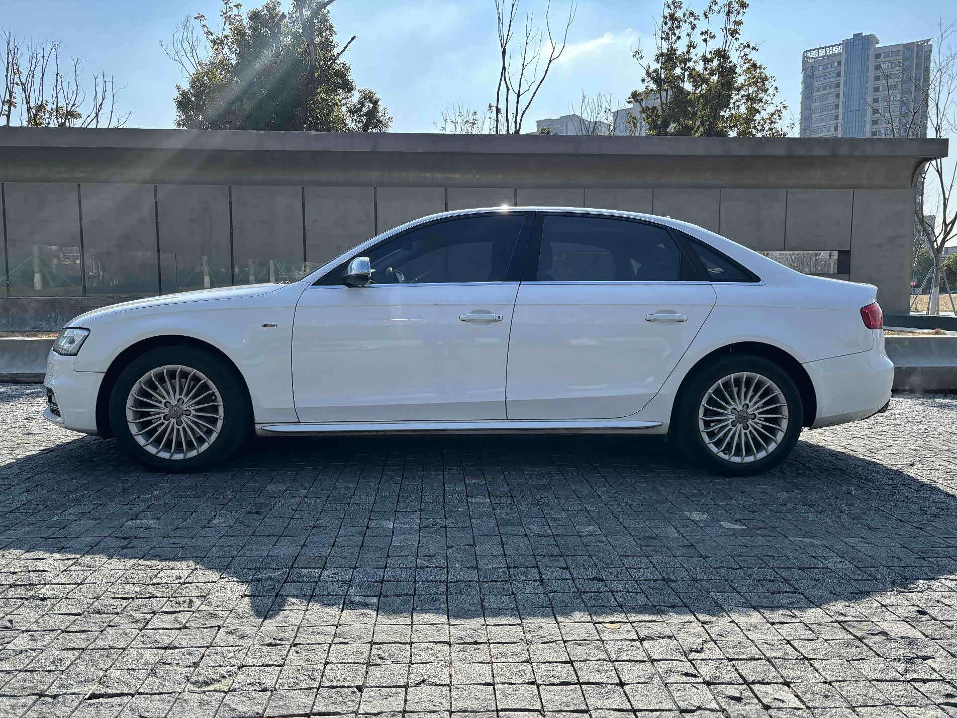 Audi A4L, 2014 все фото