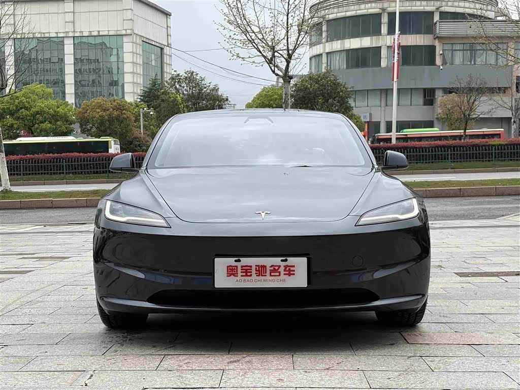 Tesla Model 3, 2025 2