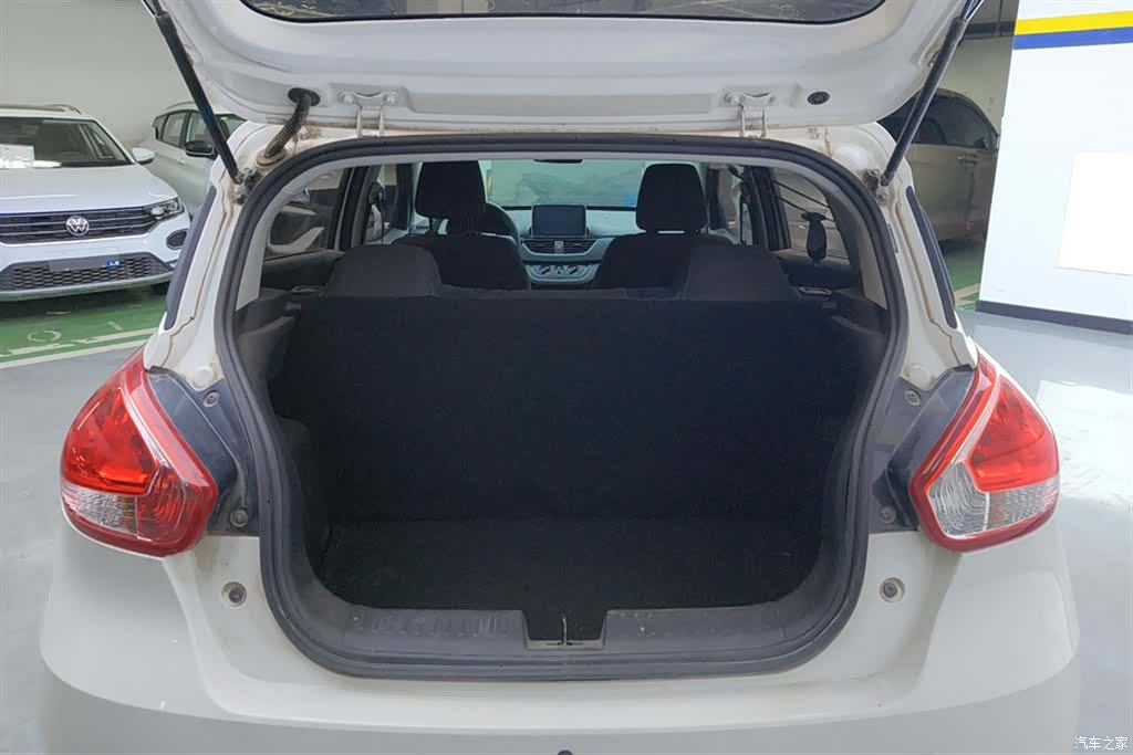 Wuling 310, 2021 4