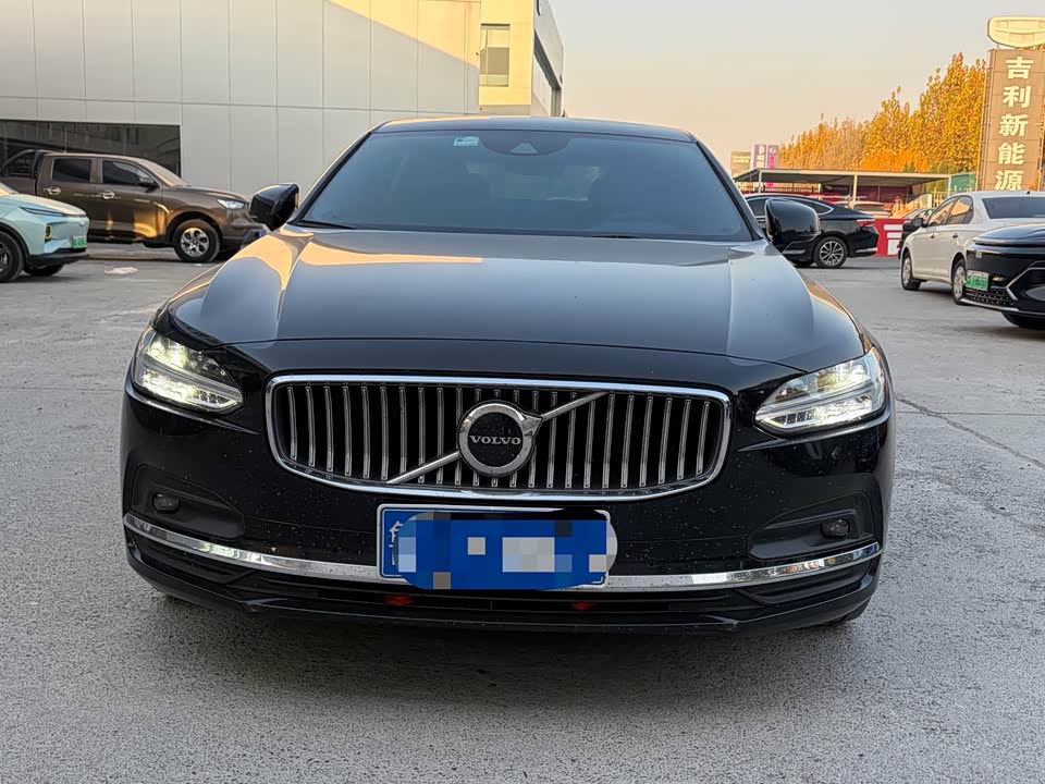Volvo S90