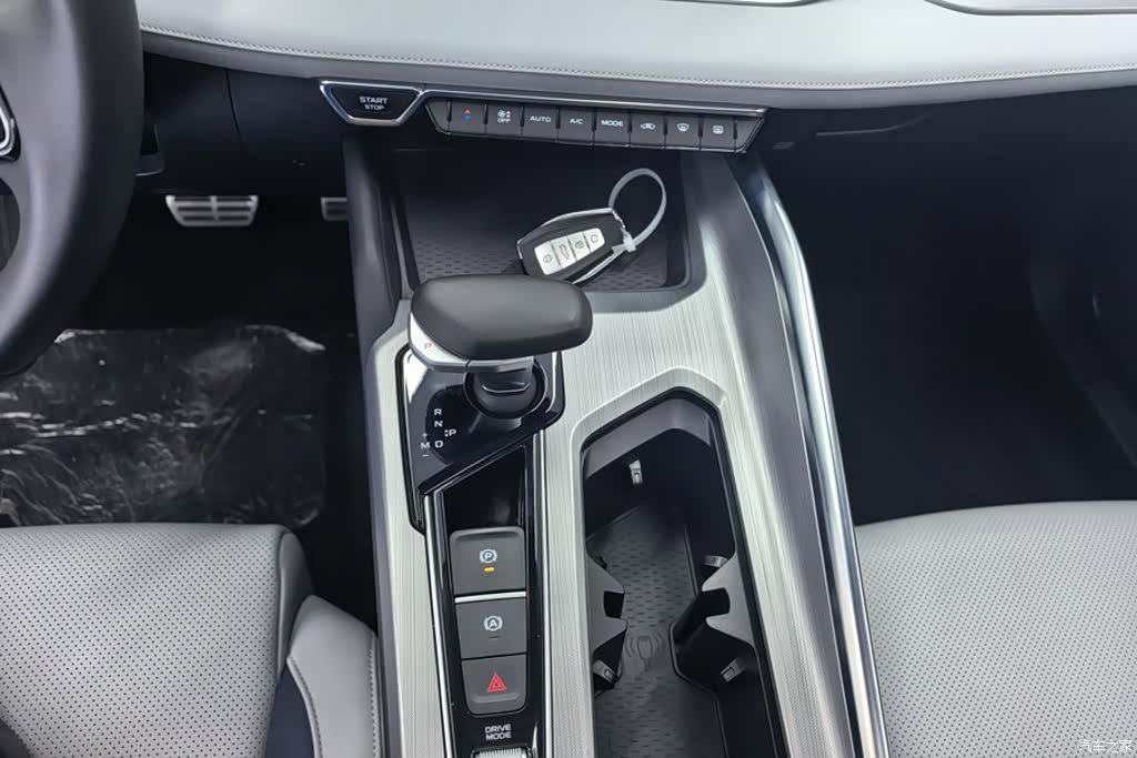 Geely Preface, 2020 16