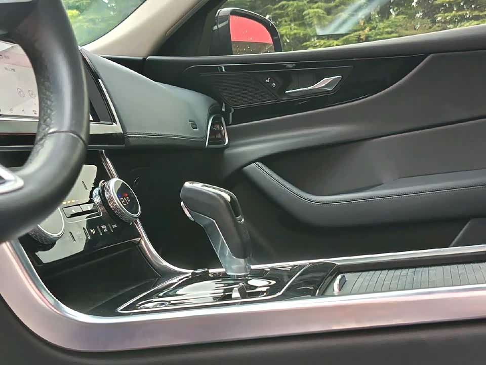 Jaguar XEL
