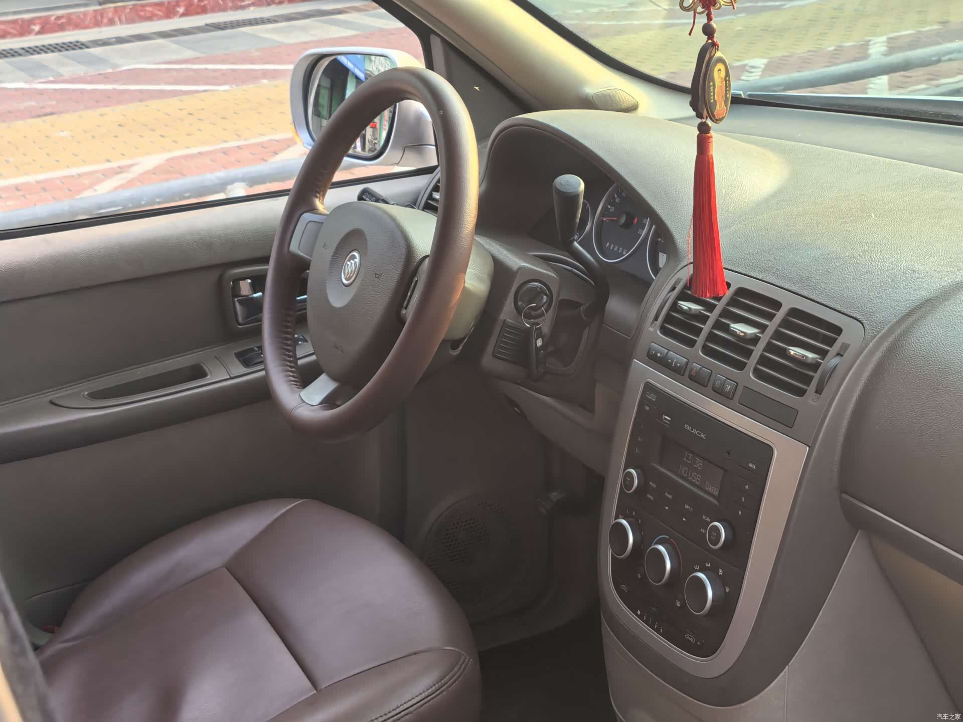 Buick GL8, 2014 4