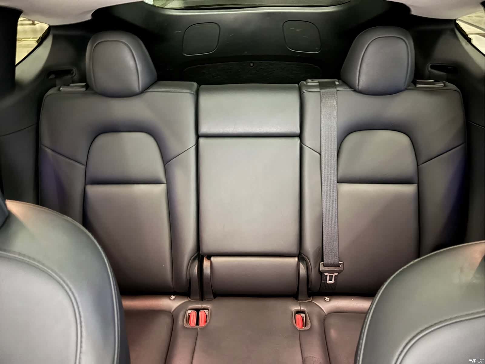 Tesla Model Y, 2022 13