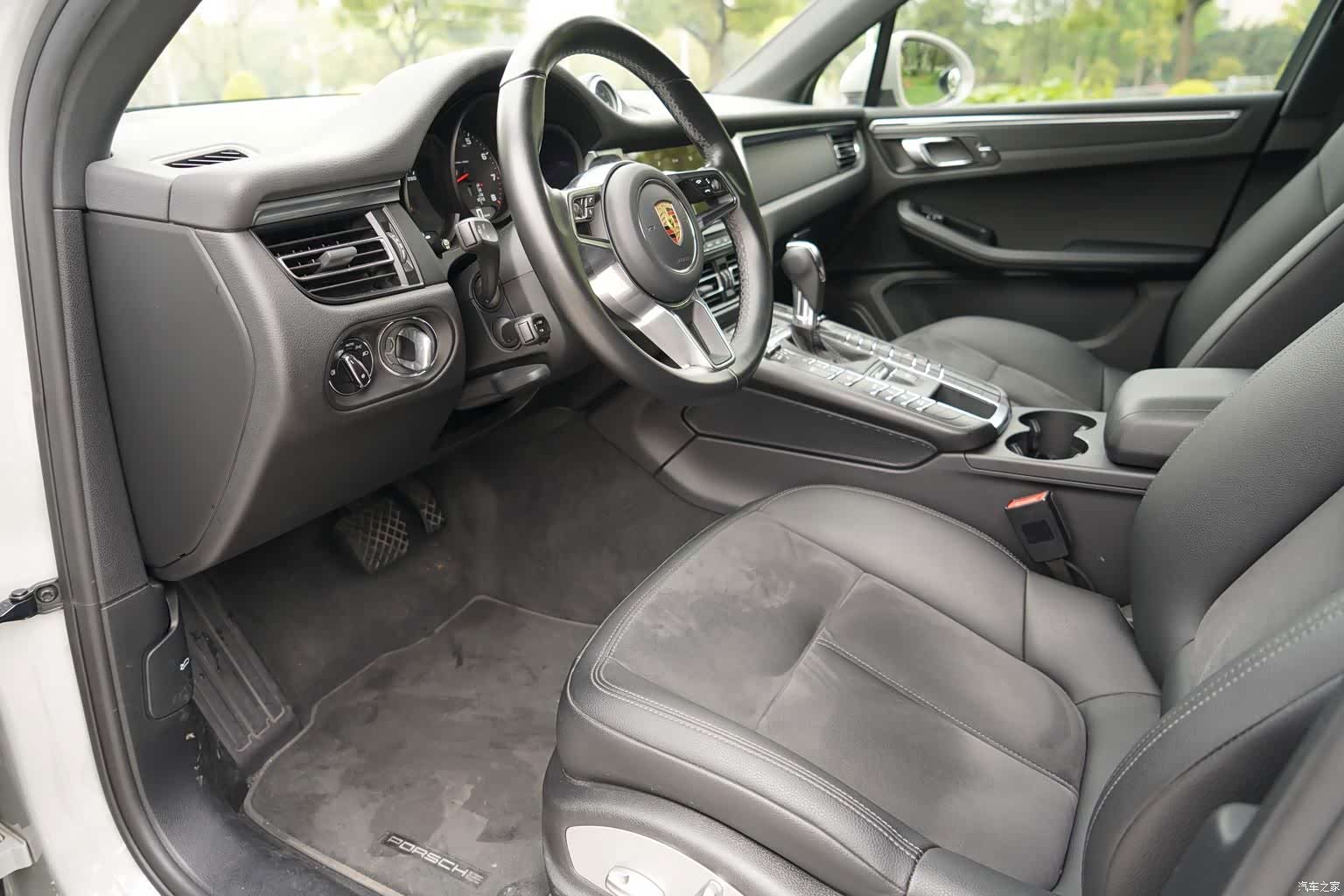 Porsche Macan, 2019 все фото