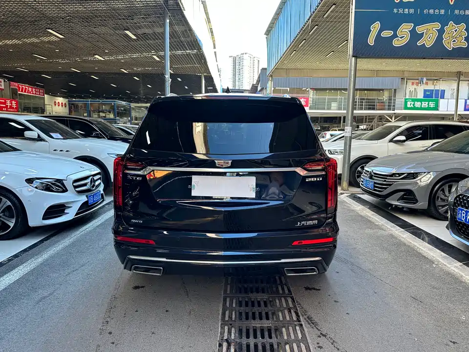 Cadillac XT6
