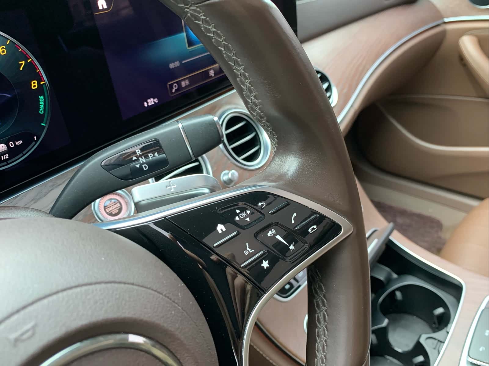 Mercedes-Benz E-Class, 2022 24