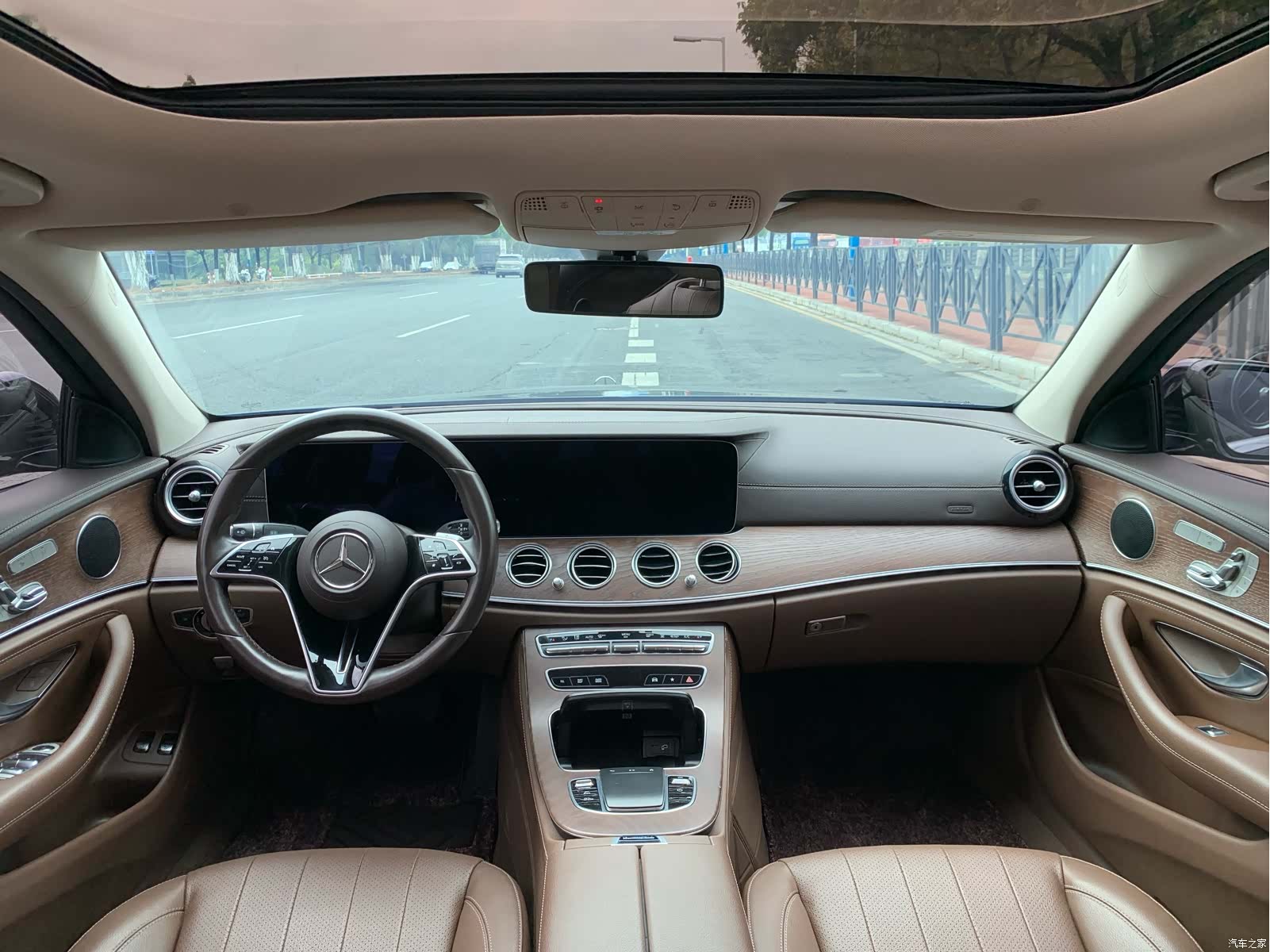 Mercedes-Benz E-Class, 2022 34