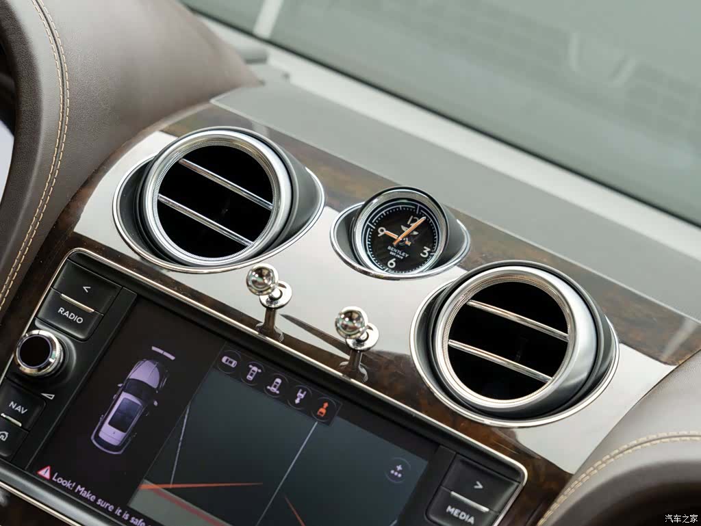 Bentley Bentayga, 2017 19
