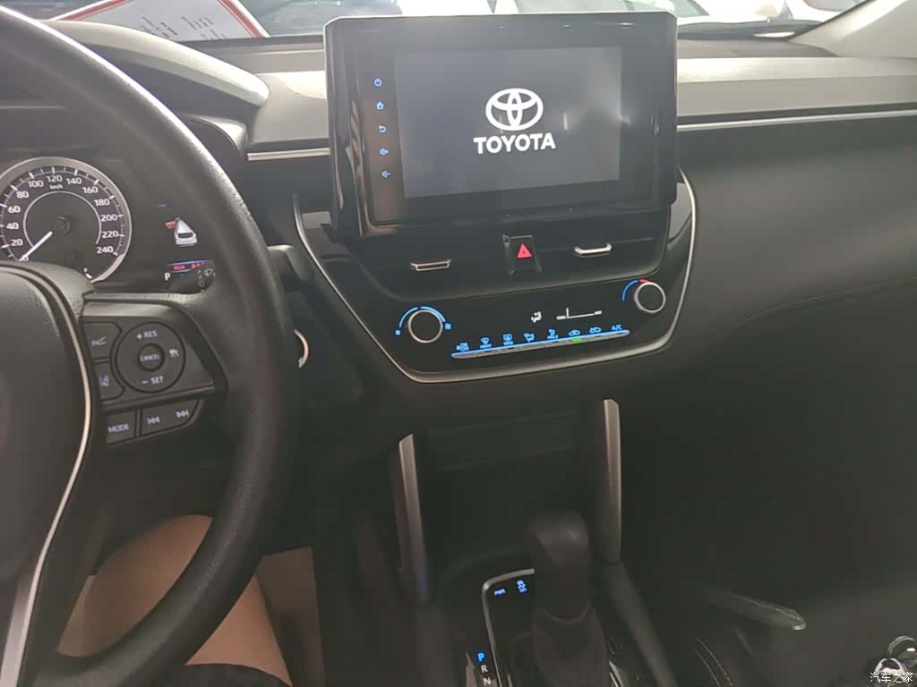 Toyota Frontlander, 2023 13
