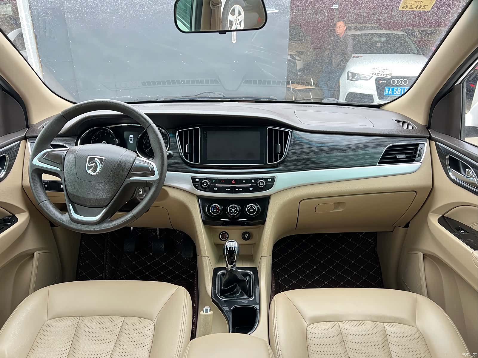 Wuling 730, 2018 15