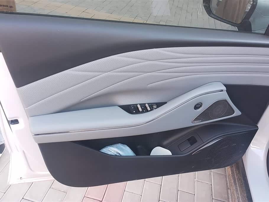 Geely Galaxy Galaxy E8