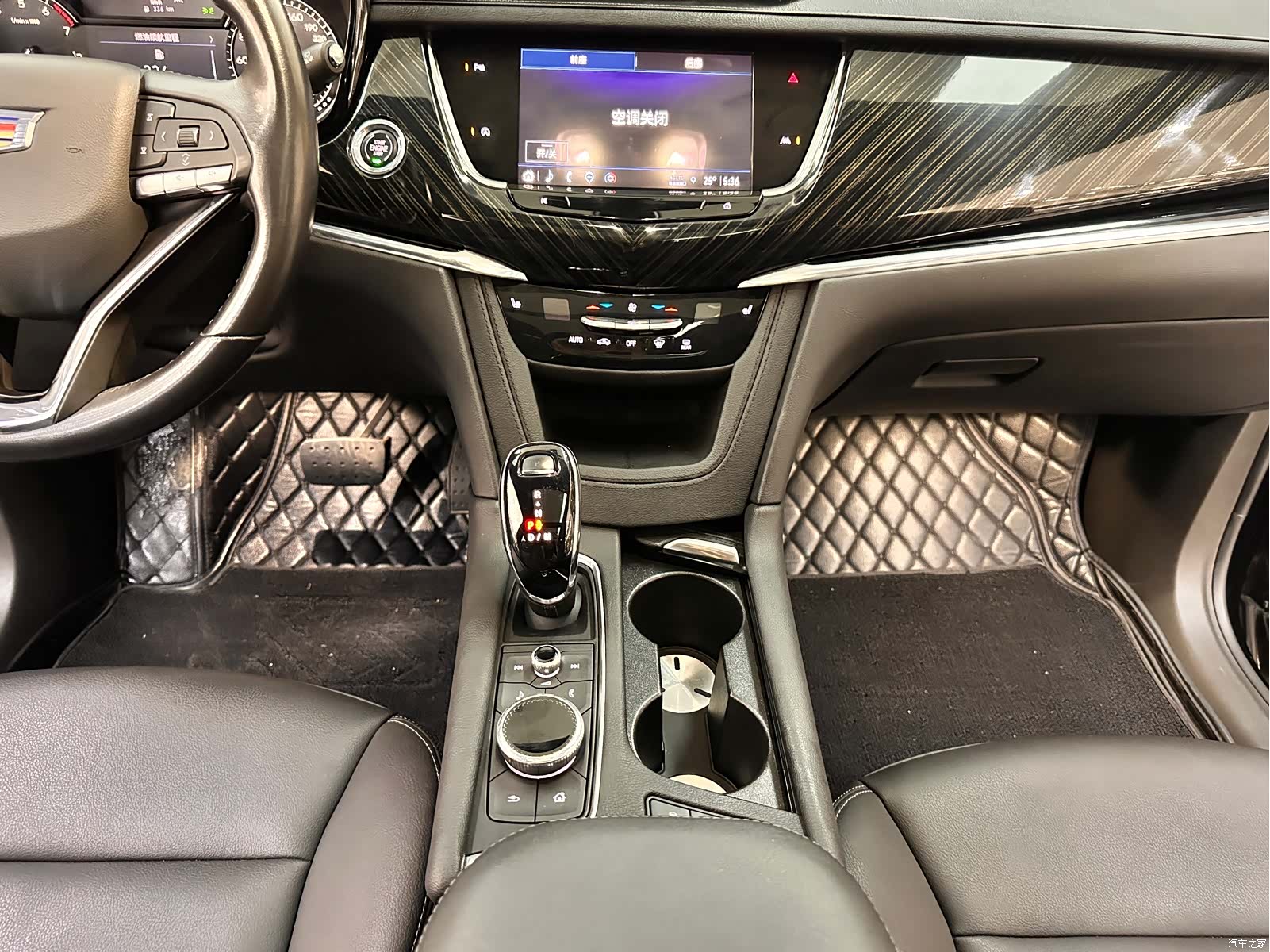 Cadillac XT6, 2022 10