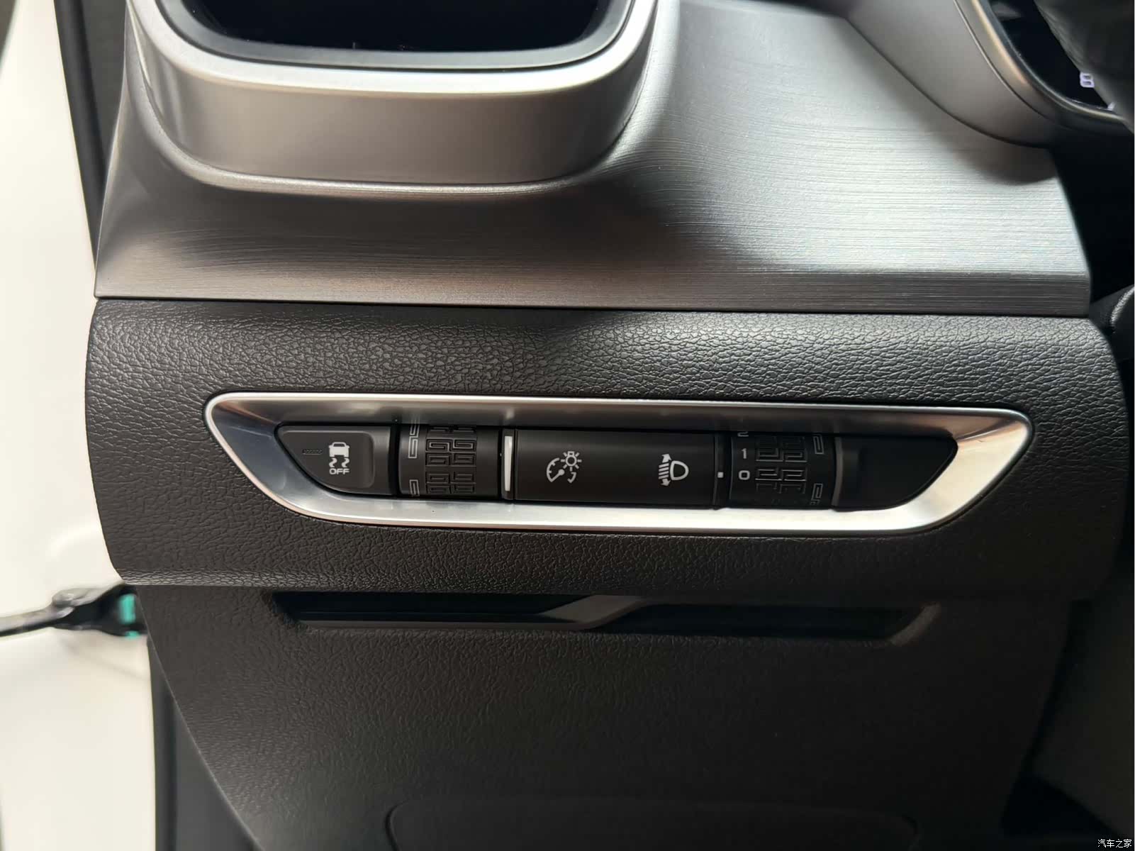 Geely Coolray, 2022 16