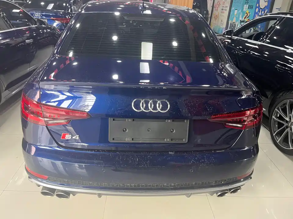 Audi S4