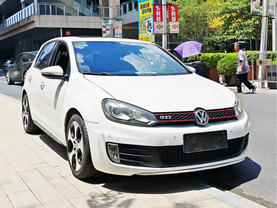 Volkswagen Golf GTI