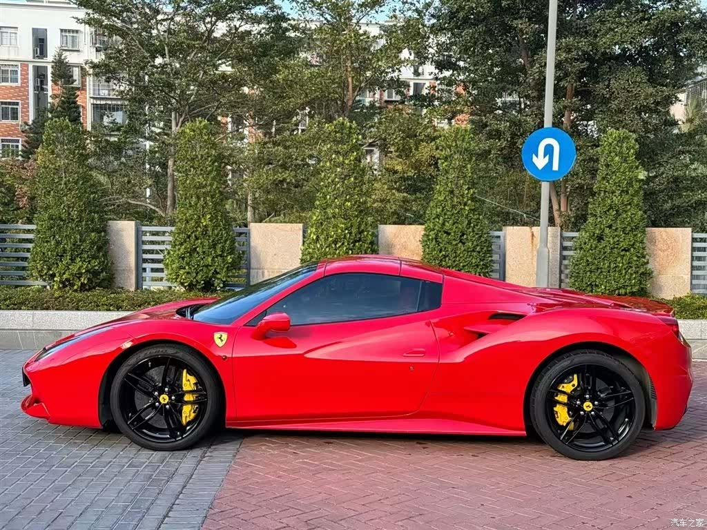 Ferrari 488, 2018 7