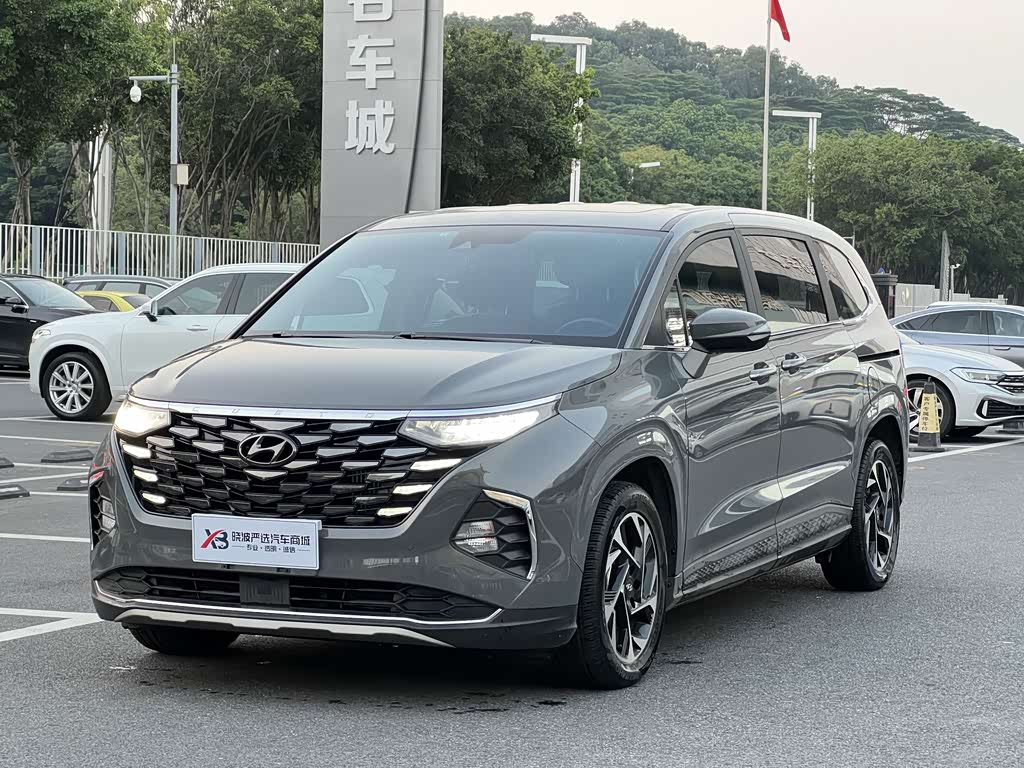 Hyundai Custo