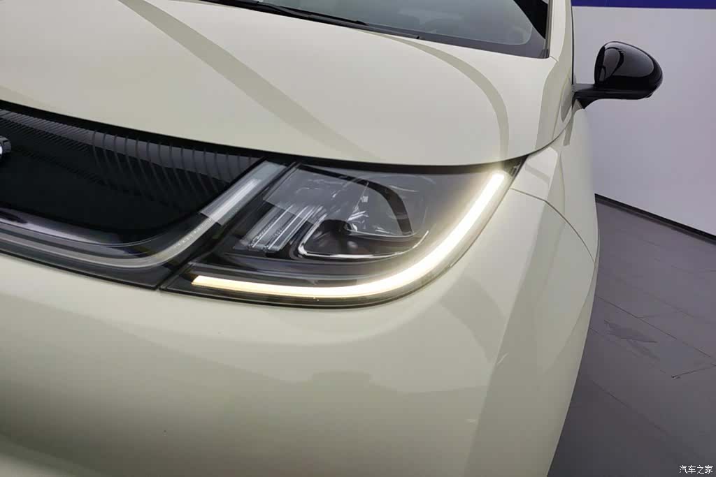 BYD Dolphin, 2023 все фото