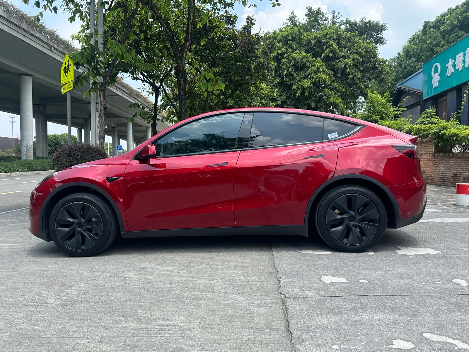 Tesla Model Y, 2024 7