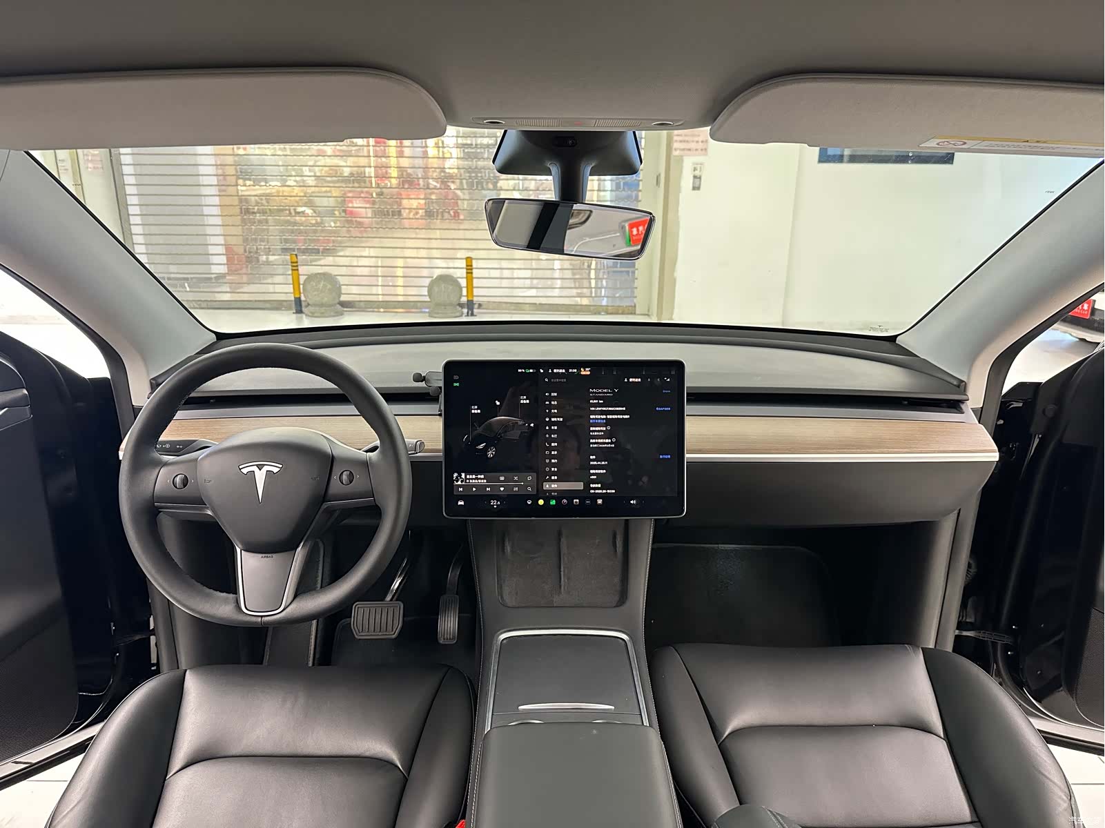 Tesla Model Y, 2023 13