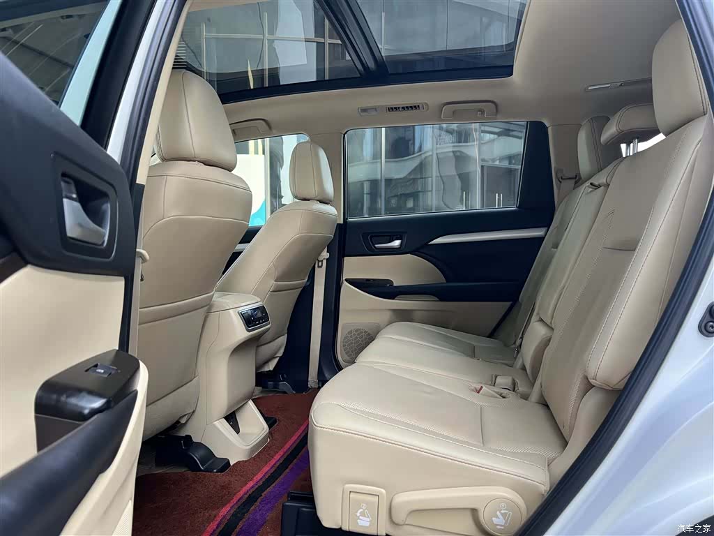 Toyota Highlander, 2021 все фото