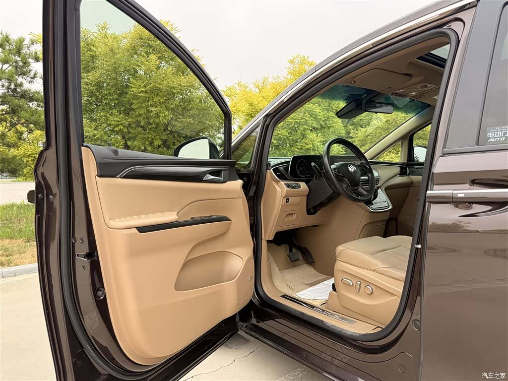 Buick GL8, 2021 4
