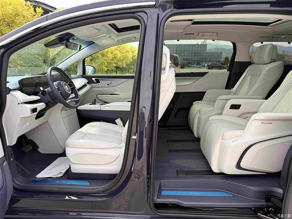 Buick GL8, 2025 12