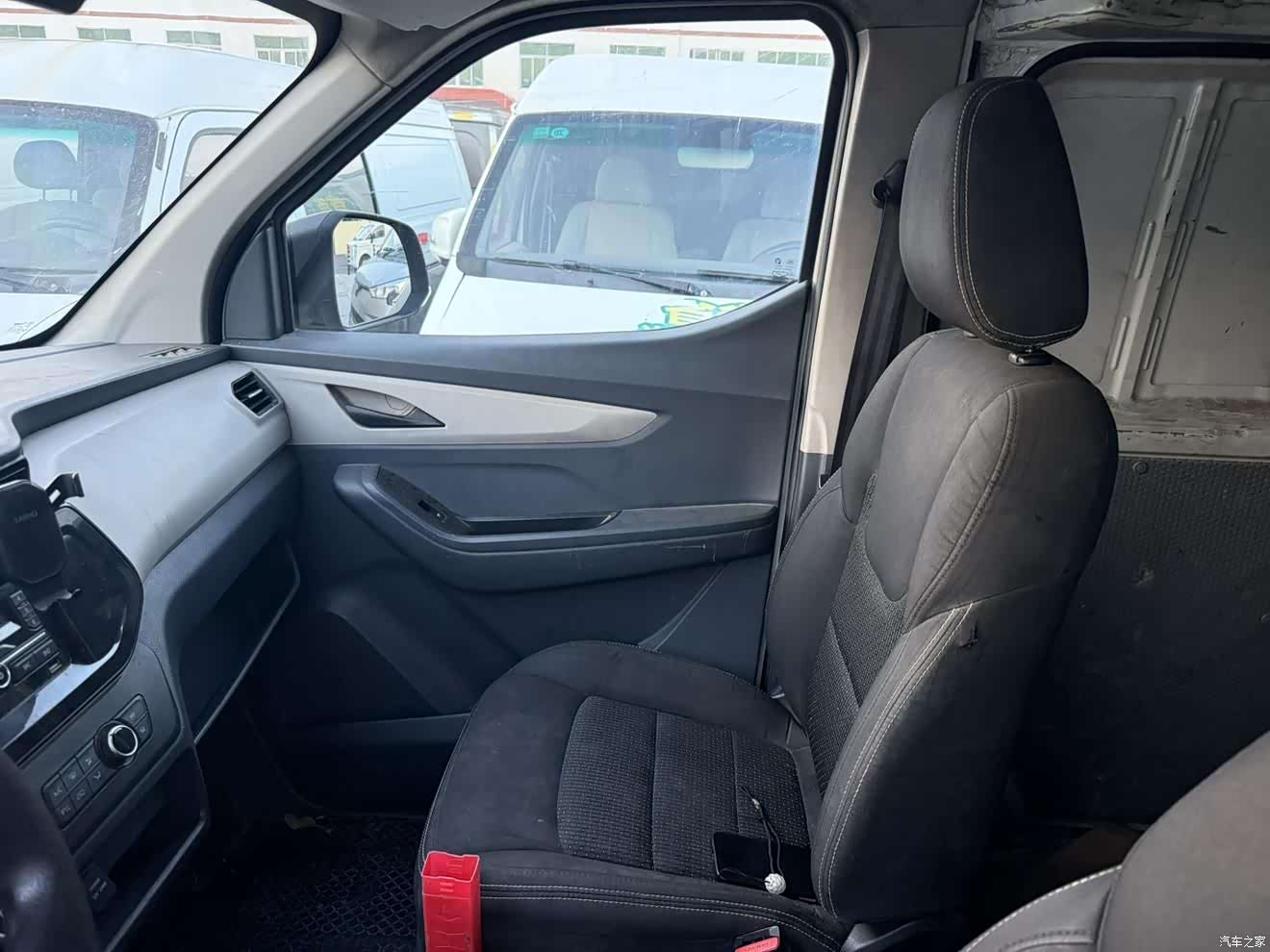 Maxus EV30, 2021 9