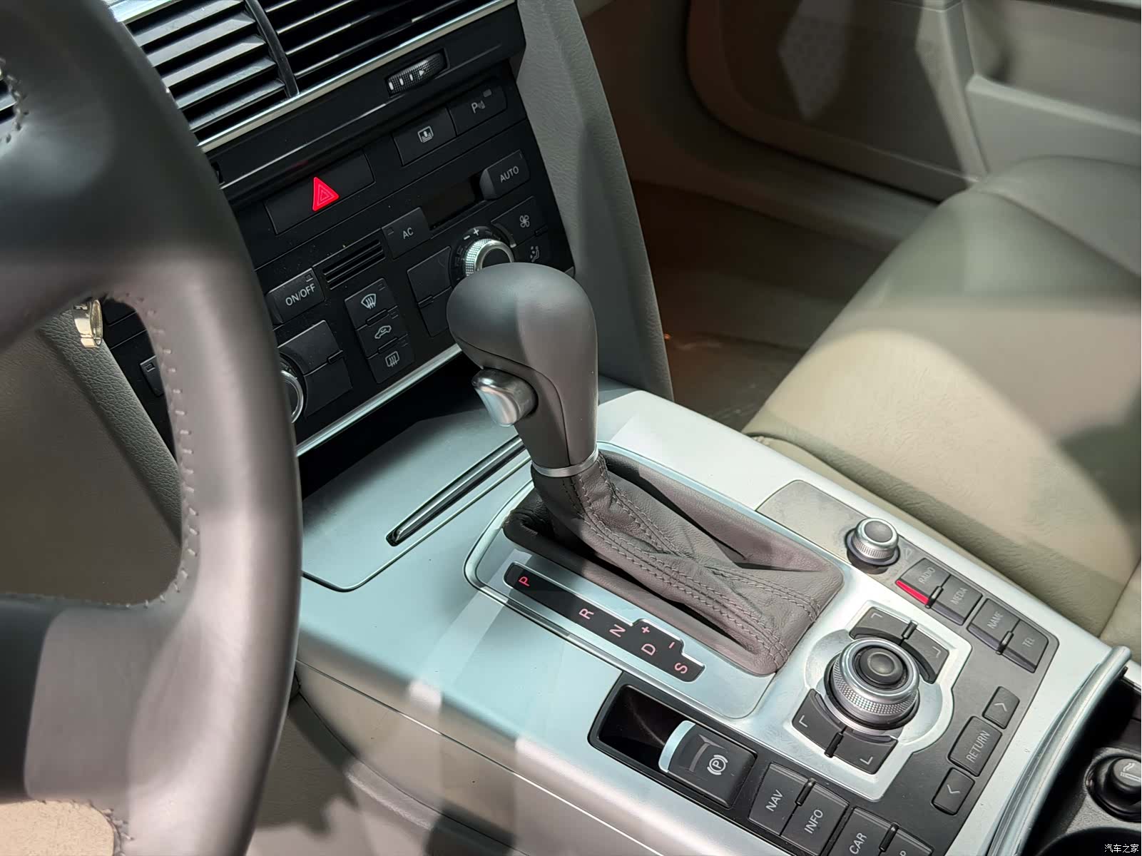 Audi A6L, 2012 11